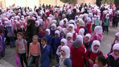 В Сирии за парты сели пять миллионов учеников