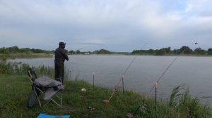 Рыбалка карась чеснок невероятный клев снасти убийца-карася и ПУФ медовый