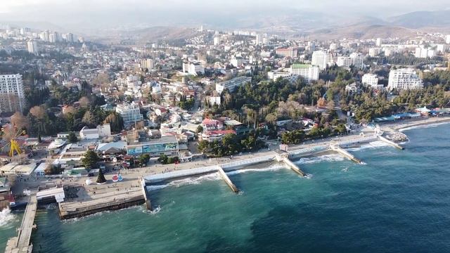 Крым, набережная Алушты 04.01.2021 Людей как летом! смотреть онлайн