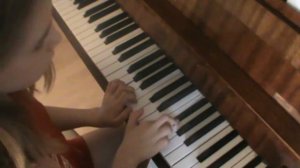 "Есть только миг", песня, фортепиано.