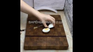 Зеленый суп с вареными яйцами