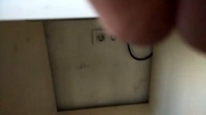 В кухне устанавливаем электроплиту, печь, вытяжку, микроволновку