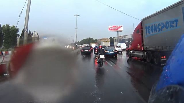 Honda CBR 600 F4i - поездка под дождем смотреть онлайн