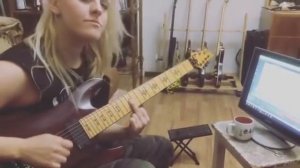 Катрин Чайлд лютая подготовка к гитар батл