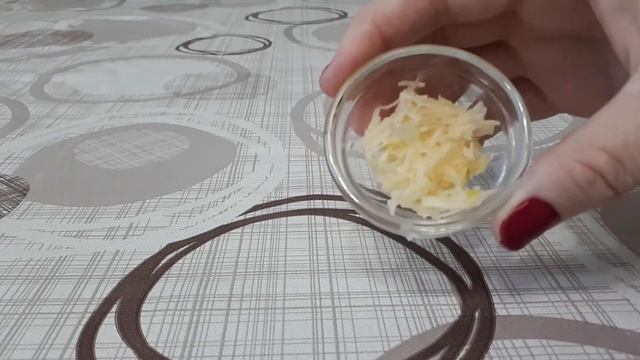 САЛАТ КОТОРЫЙ ПОНРАВИТСЯ ВСЕМ сыр ... и ещё 3 ингредиента смотреть онлайн