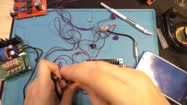 Как запитать усилитель 24 и 32 Вольт в машине. Что если подключить наушники к усилителю 100W. смотреть онлайн