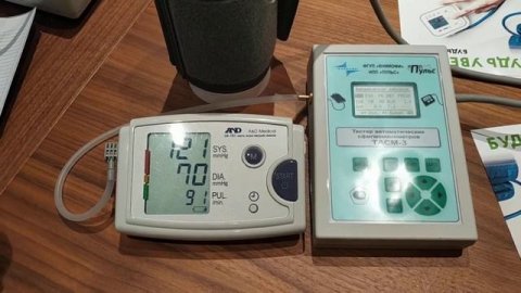 Тестер автоматических сфигмоманометров ТАСМ-3 и тонометр AnD UA-787