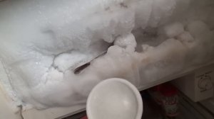 Замороженный холодильник