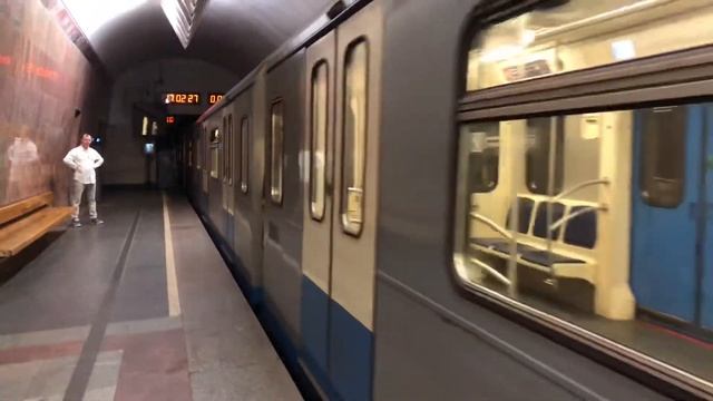 81-760/761 Ока На станции Марксистская смотреть онлайн