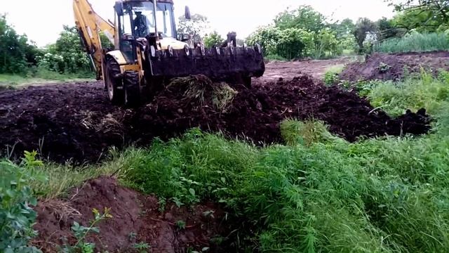 выравнивание ландшафта komat"su WB97R смотреть онлайн