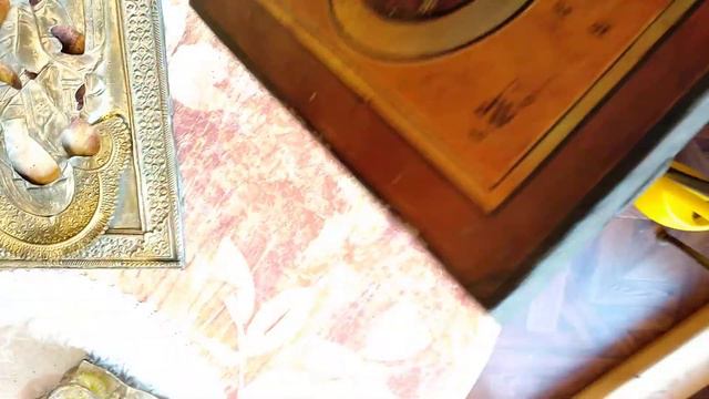 ИКОНА БОГОРОДИЦЫ ТРОЕЧНИЦА 19 ВЕК. ОКЛАД БРОНЗА ВЕНЦЫ СУСАЛЬНОЕ ЗОЛОТО смотреть онлайн