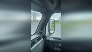 Обзор трака внутри. Жду груз. Проверка трака и погрузка