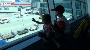 Летим домой в Одессу на самолете гуляем в дюти фри Fly to Odessa go to Duty Free