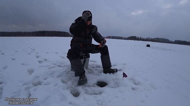 Ловлю на безмотылку. Рыбалка на Истре январь 2021.