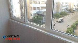 Обшивка балкона панелью ПВХ белый ясень