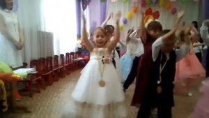 Классный танец на выпускном детский сад "Березка " Урмары