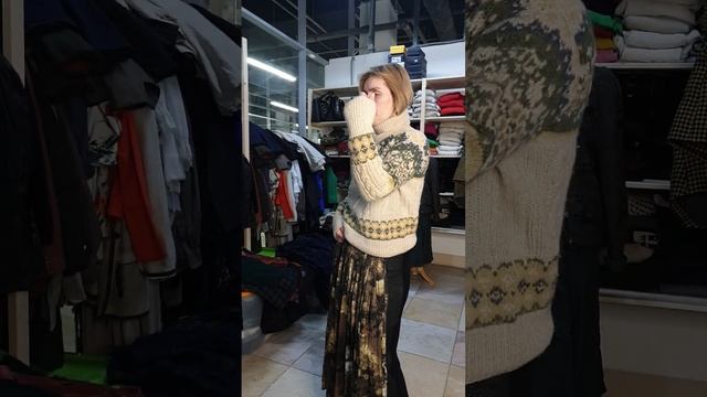 Продолжение: cвитера , юбка, жакеты, натуральные материалы, привлекательные детальки. смотреть онлайн