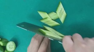 как нарезать огурцы для салата