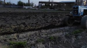 Как мы девченки пашем на МТЗ свой участок