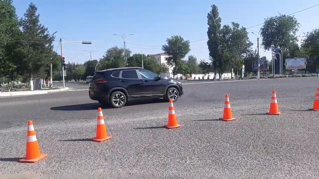 BEKOBOD SHAHRIDA YO'LLAR CHIROYLI BO'LDI CHIROQLAR QO'YILDI смотреть онлайн