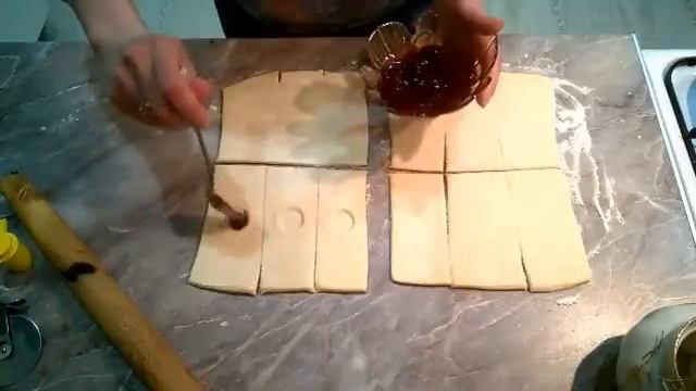 Слойки. Язычки слоеные! Слойки рецепт из готового теста