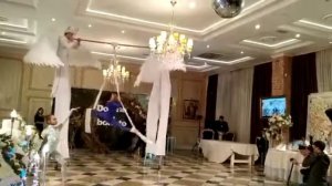 Воздушные гимнастки на ходулистах. Шоу-театр "Лотос".