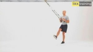 Приседания с ремнями TRX на одной ноге с выпадами назад - (3 уровня)