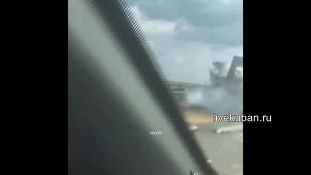 фура с ячменем сгорела возле Старолеушковской смотреть онлайн