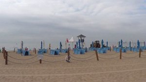 Бэйдайхэ. Пляж в центре города.сентябрь 2019 года