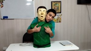 Помощь при попадании инородного тела в дыхательные пути (прием Геймлиха)