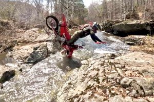 GR 8 в горах, эндуро  оз. Банное весна 2023