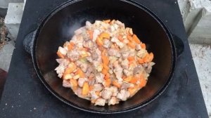 Готовим жаркое со свининой в казане.