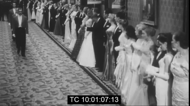 Легендарная встреча Монро и королевы Елизаветы II смотреть онлайн