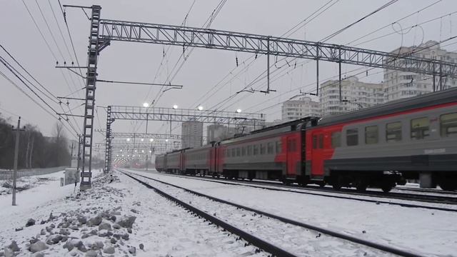 Электропоезд ЭД4М-0335 с сообщением "Железнодорожная - Нижегородская"