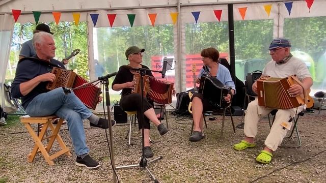 Sörens mazurka - Ingela och Stenar med flera - Otterberget 2023, 5:e Durspelsfestivalen смотреть онлайн