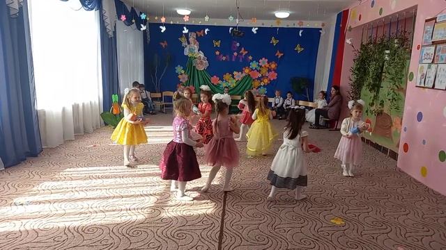 Танец с куклами (8 Марта, средняя группа) 2021