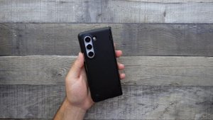 Samsung Galaxy Z Fold 5 | Spigen Slim Armor Pro Case
