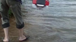 Прикормочный кораблик HOBBY 2 "V" - водомет.