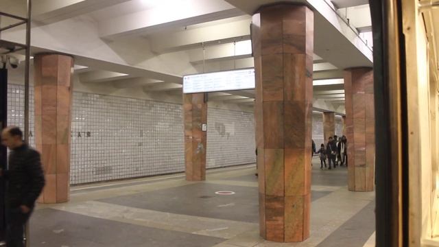 На старом-добром "Номерном" отправляемся от Новых Черемушек - едем на 81-717/714 до Беляево смотреть онлайн