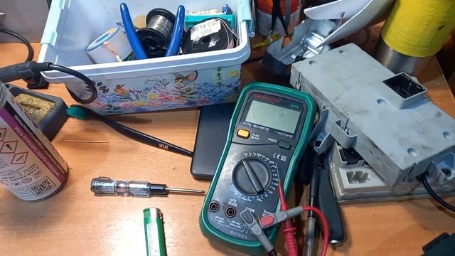 Volkswagen Tiguan 2.0л.2012г.Индикатор руля на приборной панели постоянно светится жёлтым. смотреть онлайн