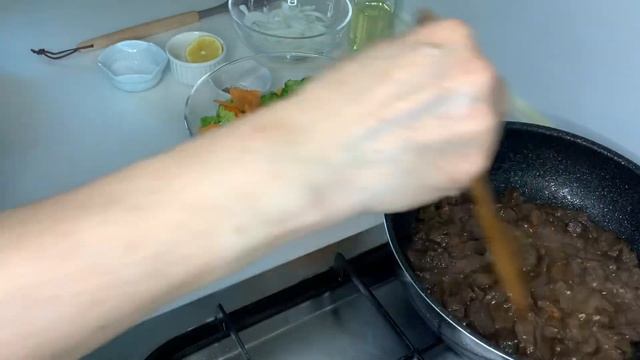 Яркий салатик из брокколи,говядины,моркови и лука!??? смотреть онлайн