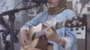 y2mate com   Anugerah Terindah Yang Pernah Kumiliki SO7  Nindya Laksita Akustik Cover v240P