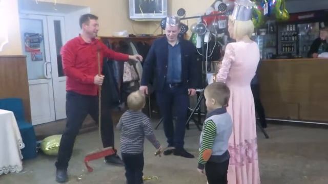 ГОДИК И КРЕСТИНЫ МОЕЙ ПОДРУЖКИ МАШИ !!! смотреть онлайн