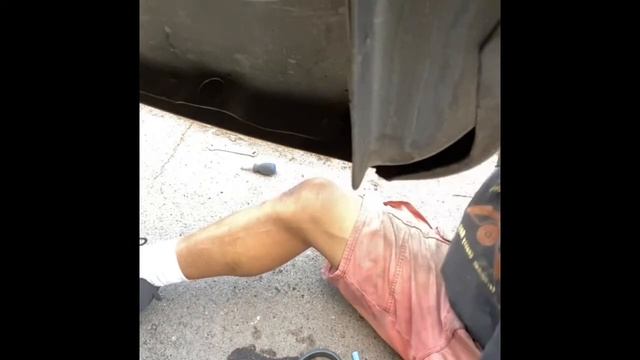 2003 Chevy Tahoe 5.3 / 4.8 fuel pump change replacement.repair смотреть онлайн