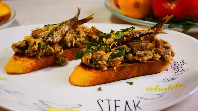 Брускетта с сайрой и шпротами