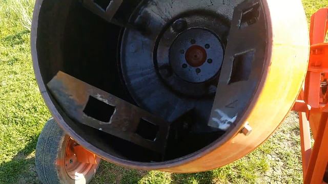 Бетономешалка самодельная с бензиновым двигателем