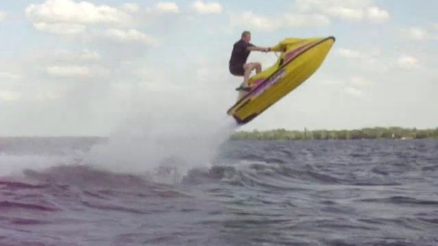 Seadoo Xp Wave Jumping on Lake Simcoe смотреть онлайн