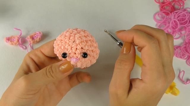 Пятачок крючком | Плетение из резинок | Как сплести Пятачка Лумигуруми смотреть онлайн