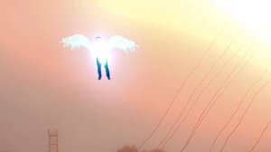 ангел появился в небе такие ужасные кадры еще не кто не видел!зачем ангел или демон а может и нло!