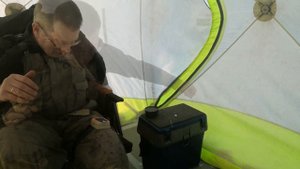 НАПЕРЕКОР ГЛУХОЗИМЬЮ. БЕШЕНЫЙ КЛЕВ ПЛОТВЫ. Зимняя рыбалка. Онега. Февраль 2022.